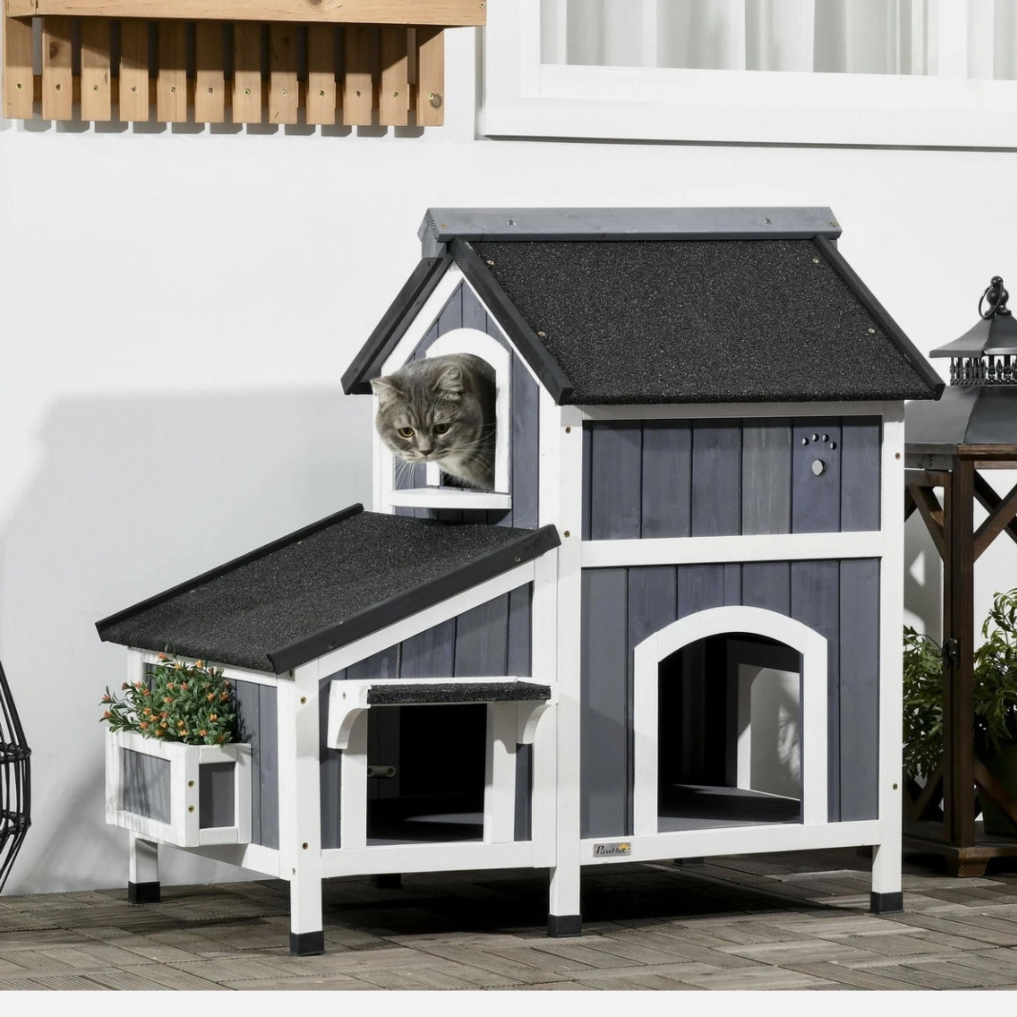 Outdoor Wooden Cat House with Weather-Resistant Roof & Garden Planter