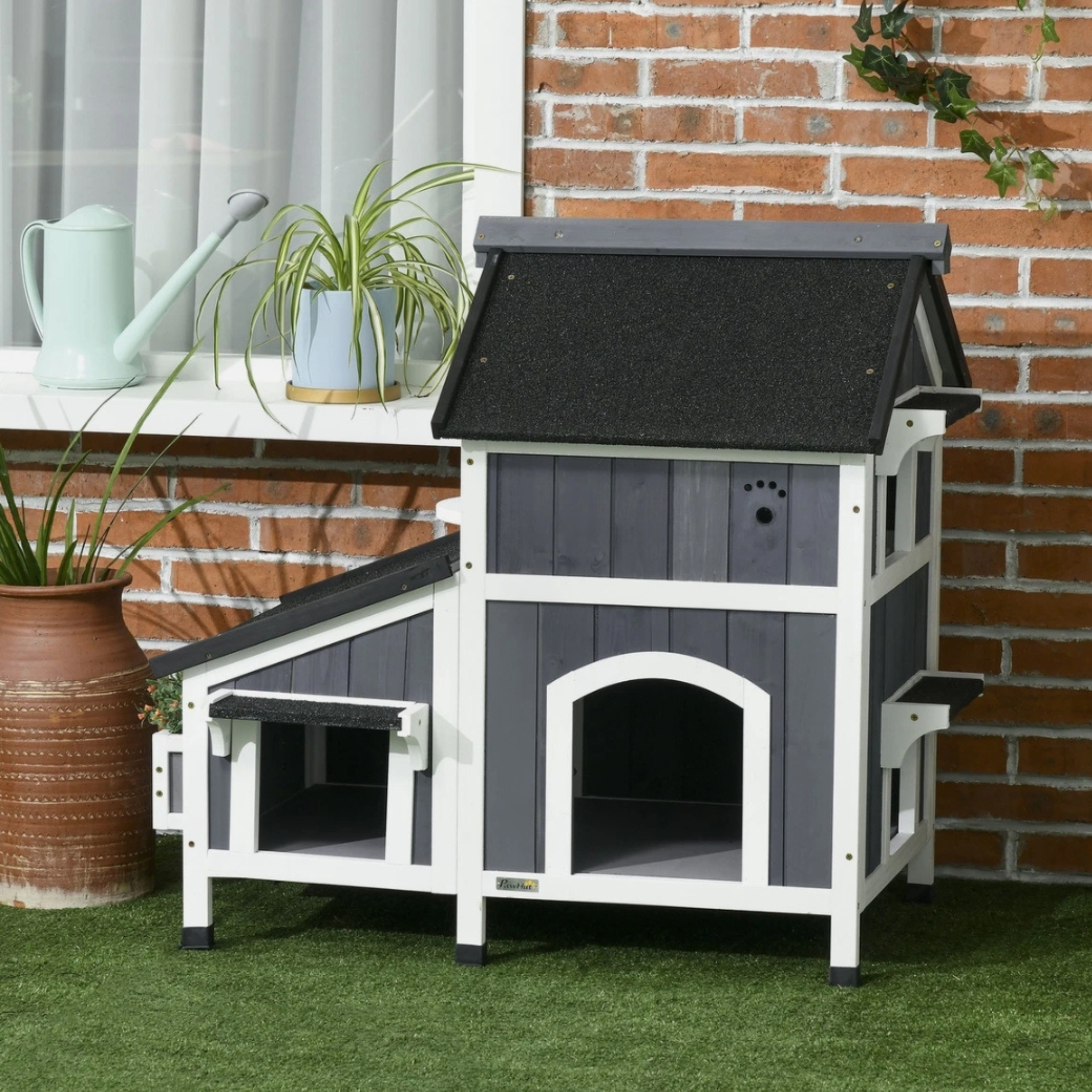 Outdoor Wooden Cat House with Weather-Resistant Roof & Garden Planter